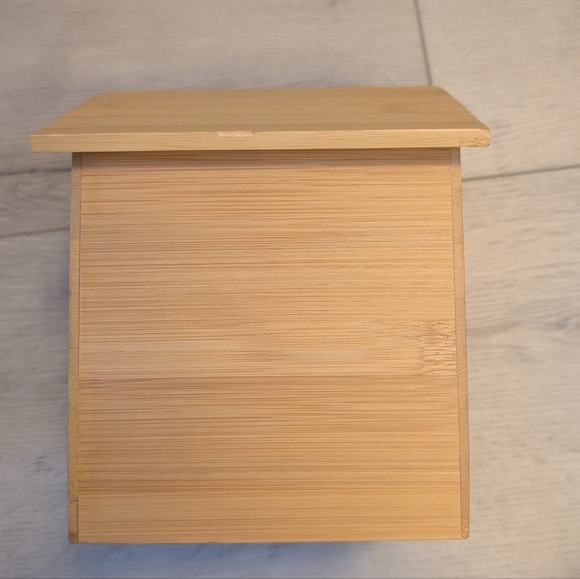 Bamboo House Tissue Box Holder - Picture 5 of 10